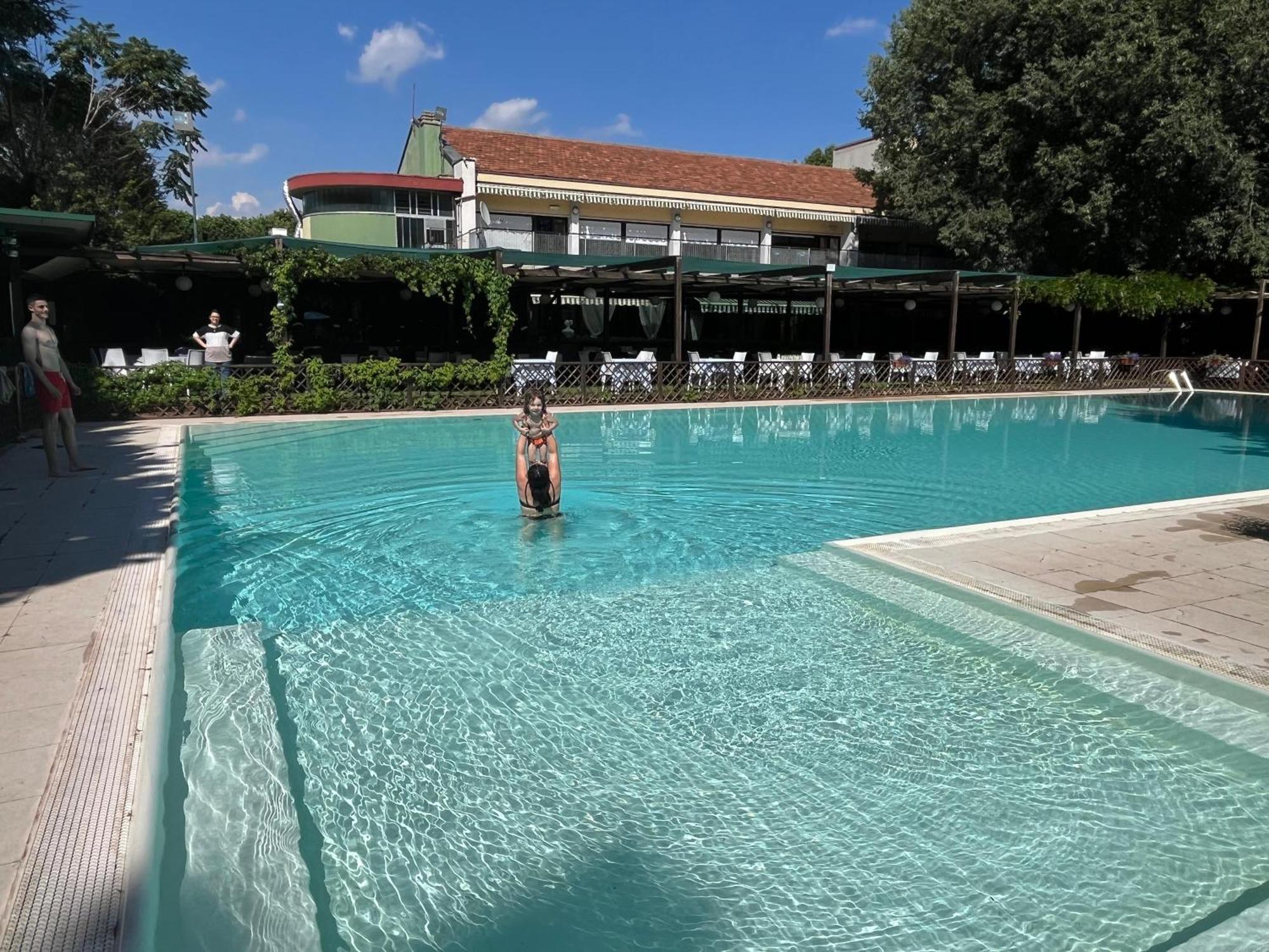 Hotel Sporting Brugherio Exteriér fotografie